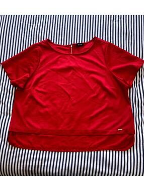MBLM by Tess Holliday 5X Red Textured Top - Silver Back Zip - Faux Layered